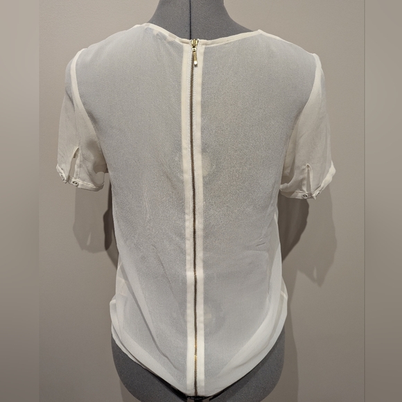RW&CO. White Asymmetrical Ruffled Blouse with Bib Collar - Picture 2 of 2